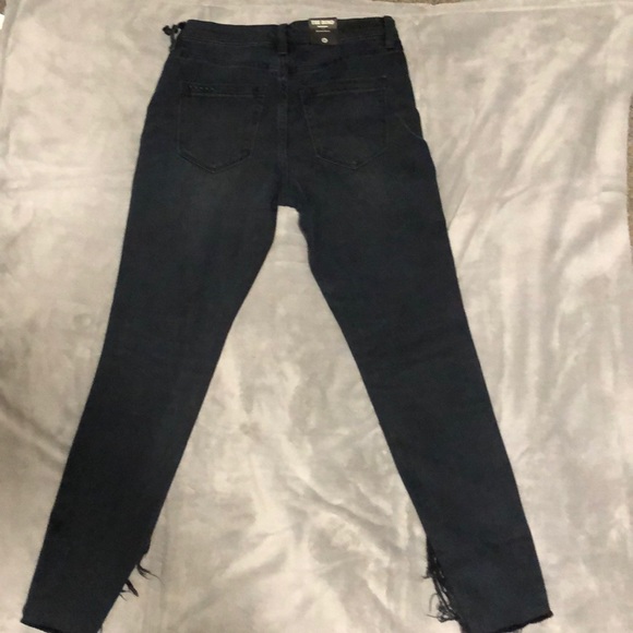 Dark wash mid rise skinny fringe jeans - Picture 2 of 4